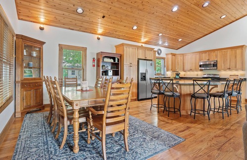 Houston Casa | Free the Happy at Smith Lake