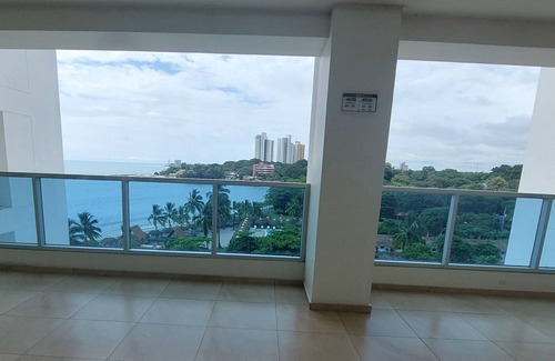 Nueva Gorgona Apartamento | Beautiful Beachfront, ocean waves, & great local restaurants & shops nearby.