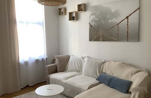 Rudolfsheim-Funfhaus Condominio | Free WiFi Netflix; newly furnished; Contactless: Early Check In / Late Check Out!