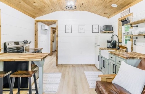 Tabernacle Cabaña | Freedom Acres Cottage.. unique, peaceful stay on gated, 20 acre property.