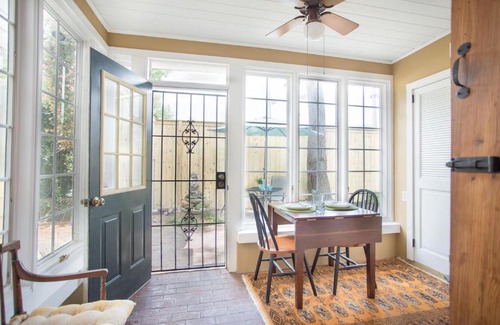 Historic District - North Casa | Freeman's Cottage by Lucky Savannah