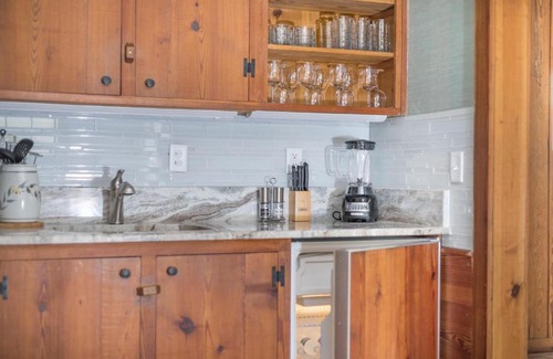 Historic District - North Casa | Freeman's Cottage by Lucky Savannah
