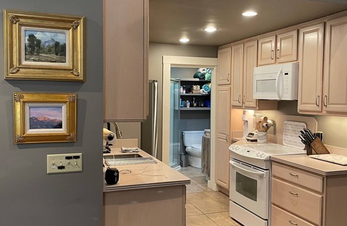 Provincetown Cabaña | Freestanding West End Cottage on Private Lane near Beach w/ Parking