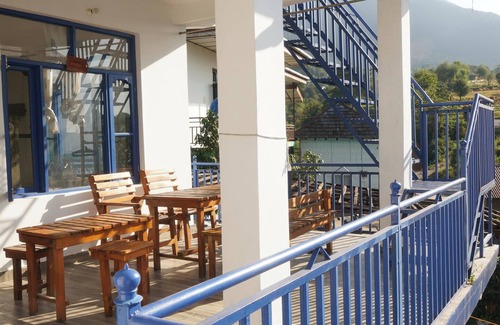 Suja Cabaña | Freestay Keori River View-2BR Cottage in Chaugan by Homeyhuts