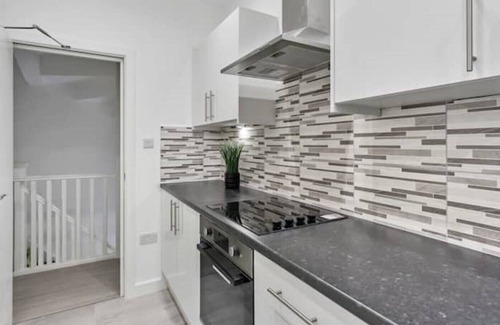 Dormers Wells Apartamento | FreeWi-Fi+workspace+Sofa bed