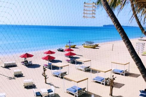 Trincomalee Hotel | French garden Pragash Beach Hotel