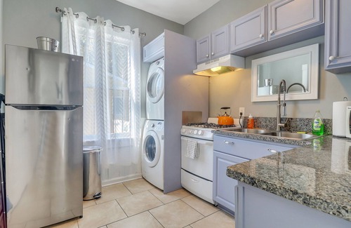 Hitch Village - Fred Wessels Homes Cabaña | Fresh and Modern Downtown Historic Duplex with Two Private Pools