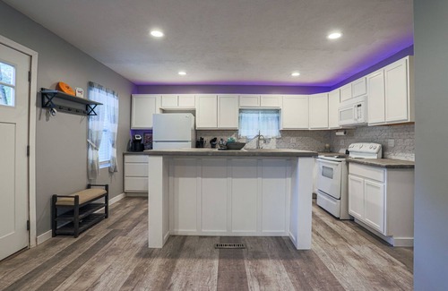 Omaha Casa | Fresh and New 3 bedroom - 1 mile from Interstate access!