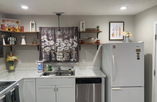 Terry Sanford Casa | Fresh and relaxing home on a quiet street in Haymount near FSU and Fort Liberty