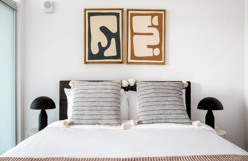 Wilburton Apartamento | Fresh Bellevue 1BR w/ Rooftop, Gym & BBQ, nr Shops, by Blueground