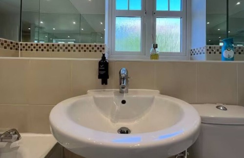 Whittington Apartamento | Fresh & Bright 3 Bed Apartment in London