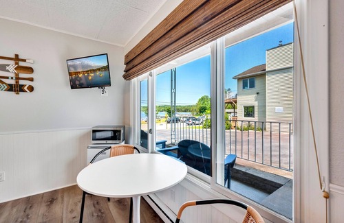 Fish Creek Hotel | Fresh Coast Motel