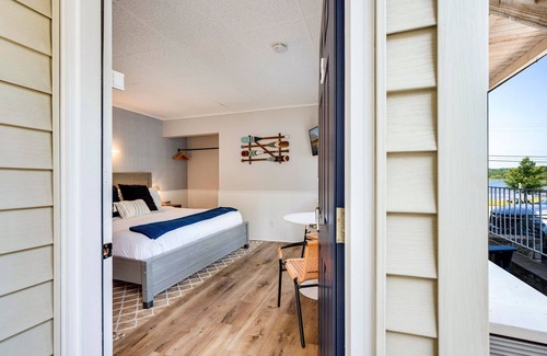Fish Creek Hotel | Fresh Coast Motel