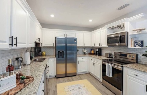 Vamo Casa | Fresh. Heated Pool.Minutes to Siesta Beach.Office