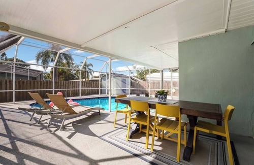 Vamo Casa | Fresh. Heated Pool.Minutes to Siesta Beach.Office
