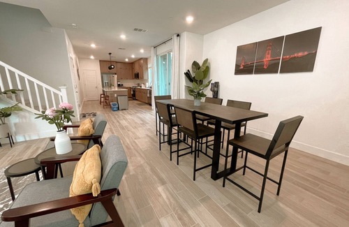 Clovis Casa | Fresh modern home-gated community with large pool-near Copper River