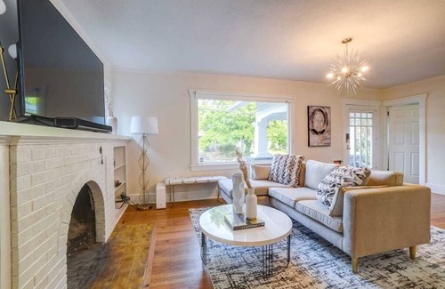 King Casa | Fresh Modern Home in the Alberta Arts District!