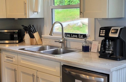 Waynesville Casa | Fresh renovations & beautiful mountain views! Dog friendly, large fenced yard!