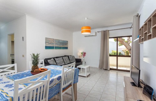 Aldeia das Acoteias Apartamento | Fresh Sunny Flat with Pool & Terrace by Host Wise