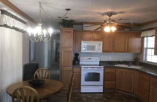 Hernando Casa | Fresh Water Fishing Springs In Area For Kayaking Tubing Family and Pet Friendly