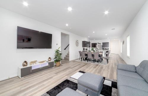 Houston Casa | Freshly Built 4BR Home in North Houston