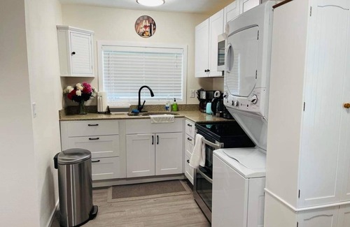 Woodinville Casa | Freshly remodeled guest house in winery Woodinville