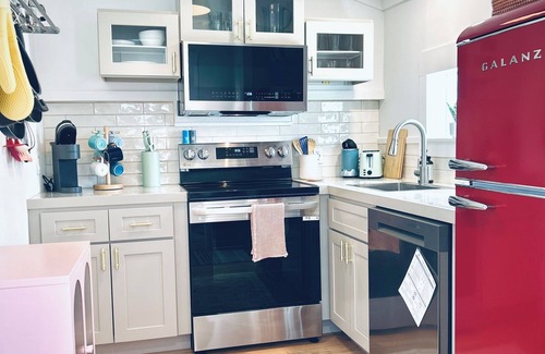 River District Casa | Freshly renovated 2-bedroom house in beautiful Bradenton with WiFi, AC