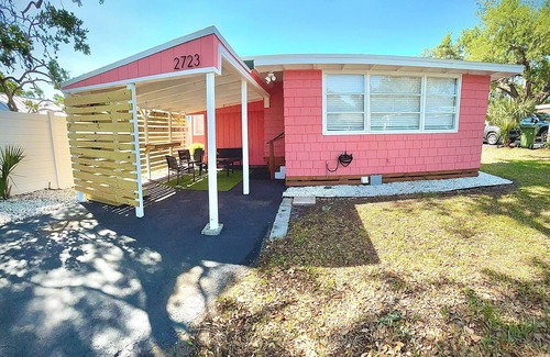 River District Casa | Freshly renovated 2-bedroom house in beautiful Bradenton with WiFi, AC
