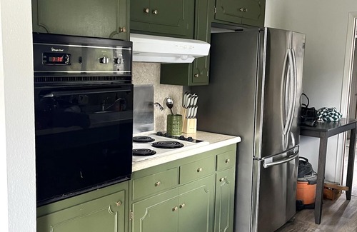 Ahwahnee Casa | Freshly Renovated Cabin at a Flower Farm