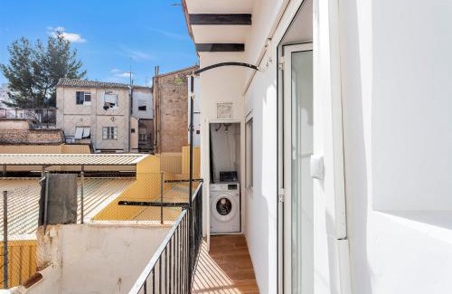 Alcoy Apartamento | Freshly renovated Old Town Alcoy with AC