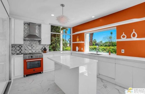Araby Condominio | Freshly Updated Mid Century with a twist.