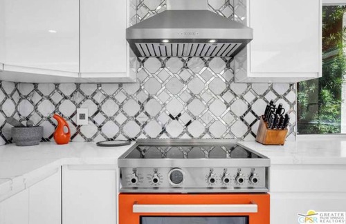 Araby Condominio | Freshly Updated Mid Century with a twist.