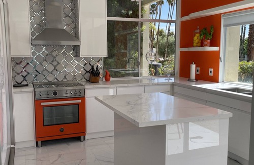 Araby Condominio | Freshly Updated Mid Century with a twist.