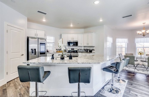 Fresno Casa | Fresno Home w/ Patio - 9 Mi to Downtown