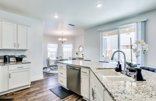 Fresno Casa | Fresno Home w/ Patio - 9 Mi to Downtown