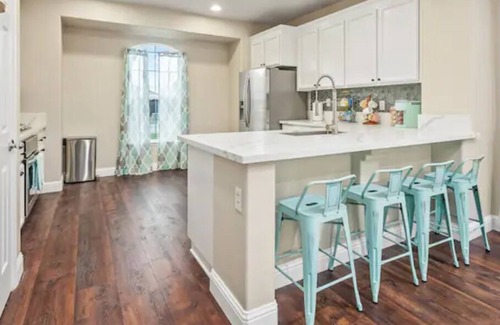 Roosevelt Casa | Fresno House|Fire Pit & Garage|Beautiful Backyard!