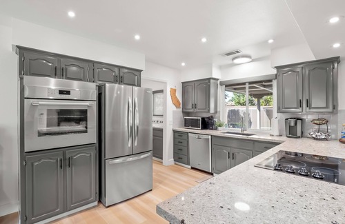 Fresno Casa | Fresno House - Pool + Arcade Games , Family Friendly!
