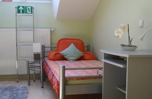 Rondorf Apartamento | Freundlich helles Appartment