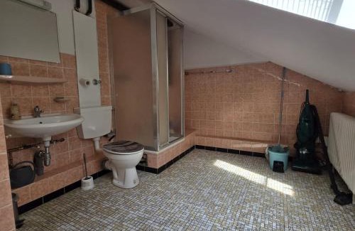 Misburg - Nord Casa | Freundliches Privatzimmer mit Gemeinschaftsküche und Gemeinschaftsbad