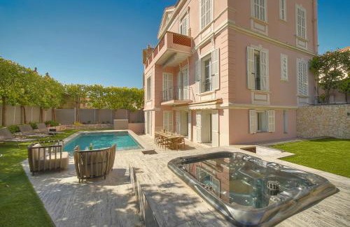 Riou - Petit Juas - Av de Grasse Villa | FRGK "VILLA La Cote D'Azur"