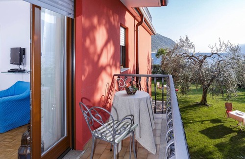 Torbole sul Garda Villa | FRIDA - Casa de Beust - apartamento / estudio - TORBOLE CENTRE