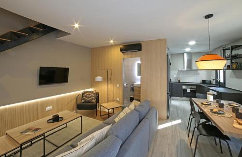 Collblanc y La Torrassa Casa | Fridays Flats Onix House