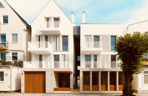 Warnemuende Apartamento | "Friedrich und Franz" by FeWoZauber, 8 Pers, Zentral, 250m Strand, Tiefgarage, Design Architektur