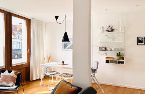 Warnemuende Apartamento | "Friedrich und Franz" by FeWoZauber, 8 Pers, Zentral, 250m Strand, Tiefgarage, Design Architektur