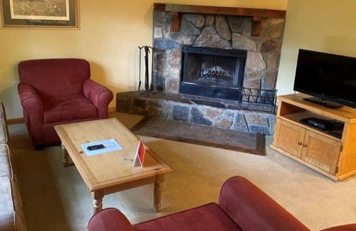 Sapphire Complejo | Friend and Family Getaway! 3 Great Units Minutes from Panthertown Valley Trail!