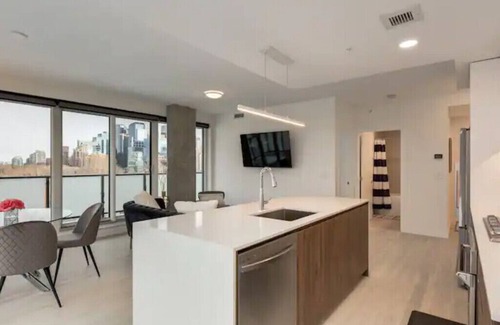 Sunnyside Condominio | *Friendly* City Suite in Kensington *2bed+2Bath*