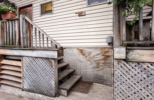 Hammondsport Casa | Friendly Inn with Full Kitchens, City View, and WiFi - Close to Keuka Lake!