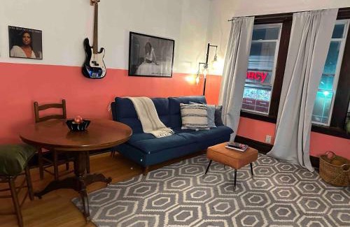 Berwyn Apartamento | Friendly Songbird Suite