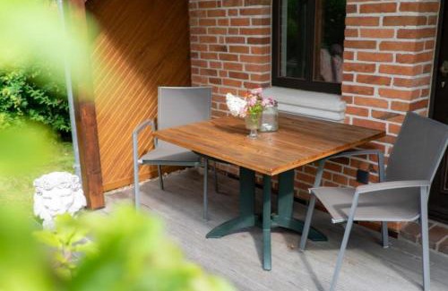 Utarp Apartamento | Friesenwind - Hochwertige Ferienwohnung mit Gartenoase