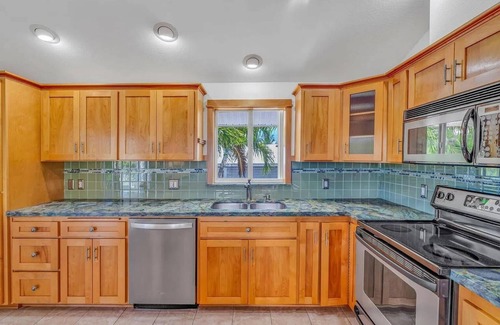 Eden Pines Casa | Frigate Landing - Beautiful Waterfront home,60ft seawall,Tiki Hut, Pet Friendly,